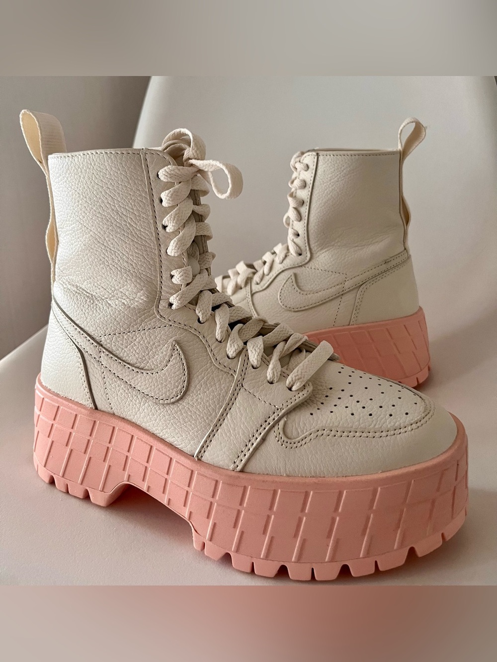 Nike Air Jordan 1 High Brooklyn Platform Boots Women's US 5.5 white Pink NWOB